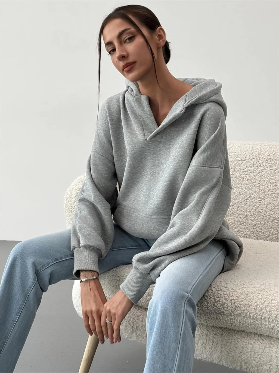 PAODIKUAI Women's Oversized Hoodies V Neck Pullover Fleece Sweatshirt Long Sleeve with Pocket Casual Winter Fall Outfits