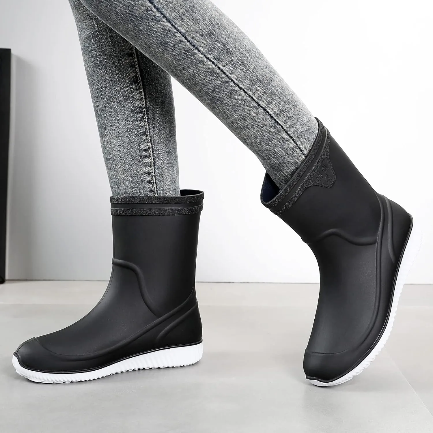 Rain Boots for WomenWaterproof Garden Rubber Boots, Non-slip Width Mid-Calf Comfort Short Boots, Ankle Rainboots Boots, Lightweight Platform Mud Boots Water Shoes for Outdoor Working Fishing